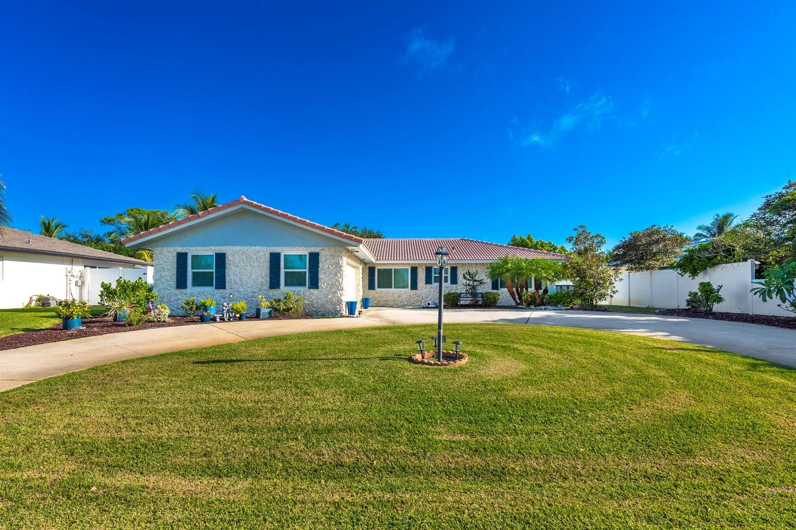 1315 SW 25TH Avenue, Boynton Beach, FL 33426 photo 2