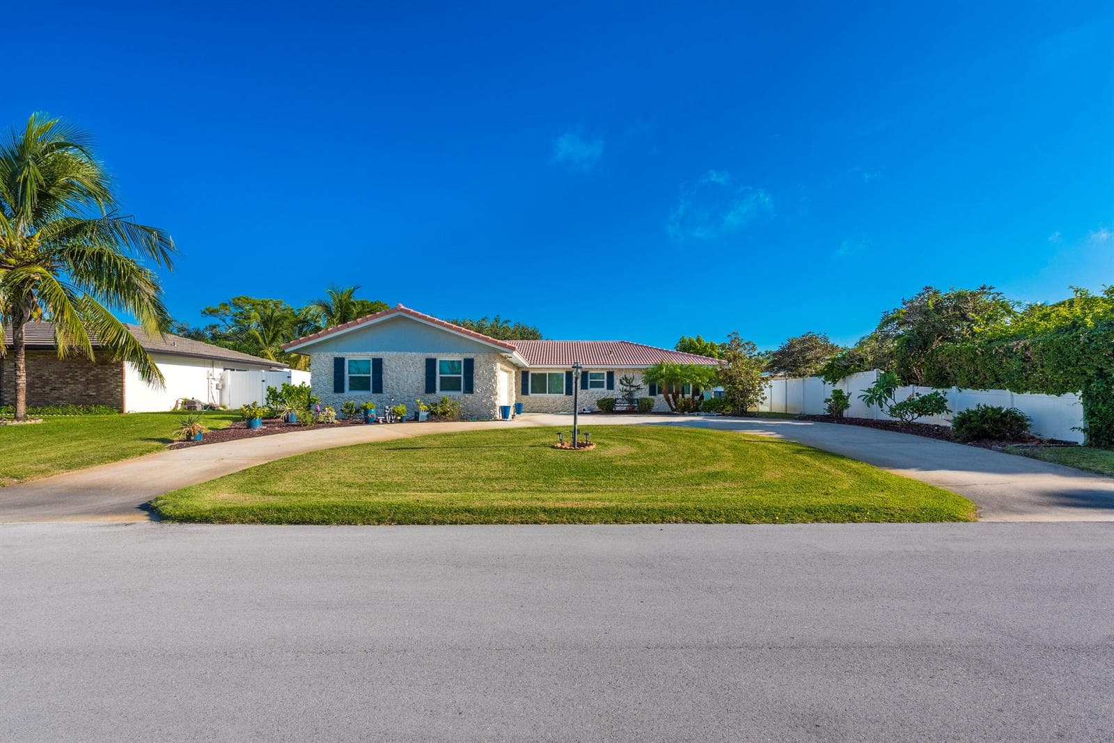 1315 SW 25TH Avenue, Boynton Beach, FL 33426 photo 3