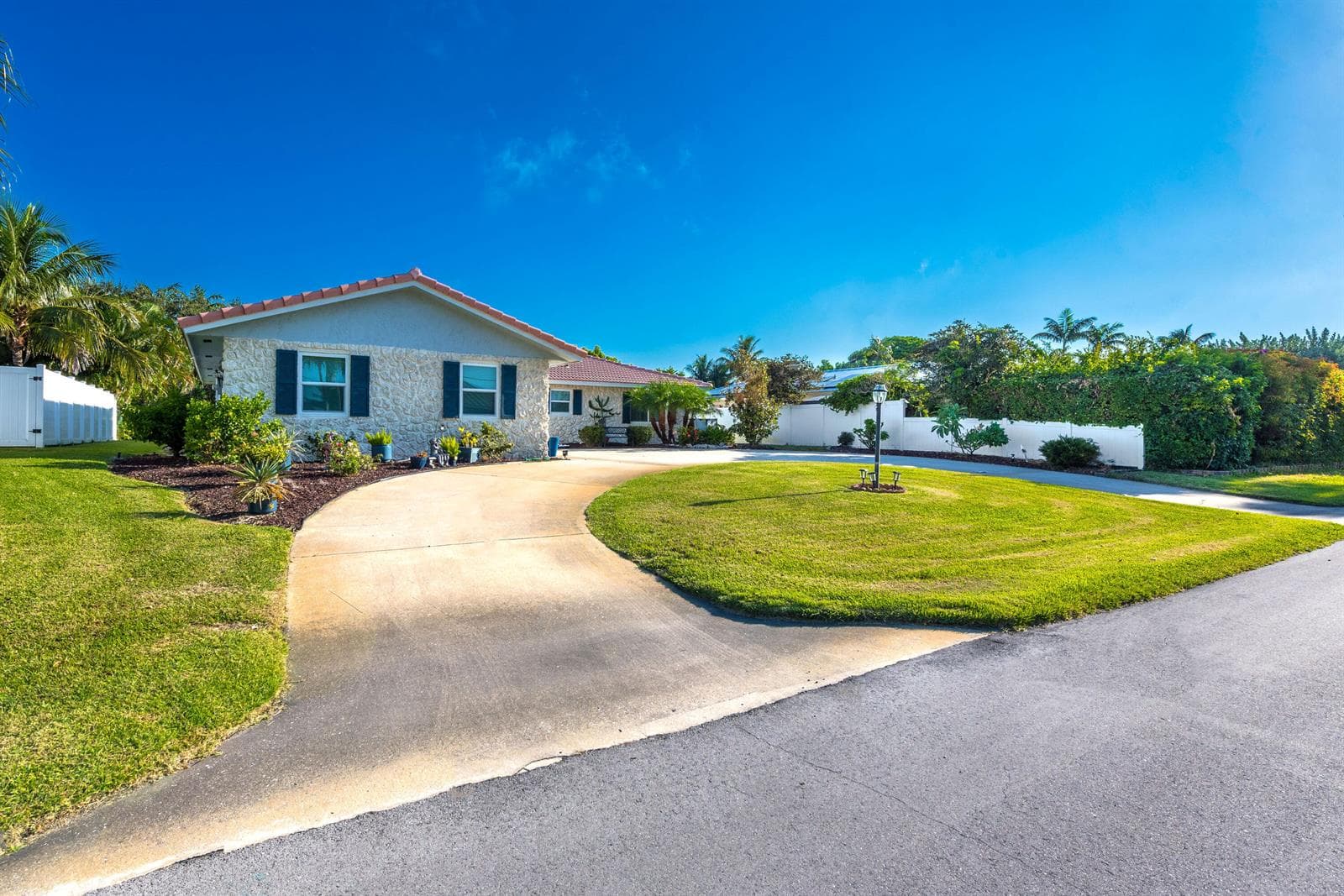1315 SW 25TH Avenue, Boynton Beach, FL 33426 photo 4