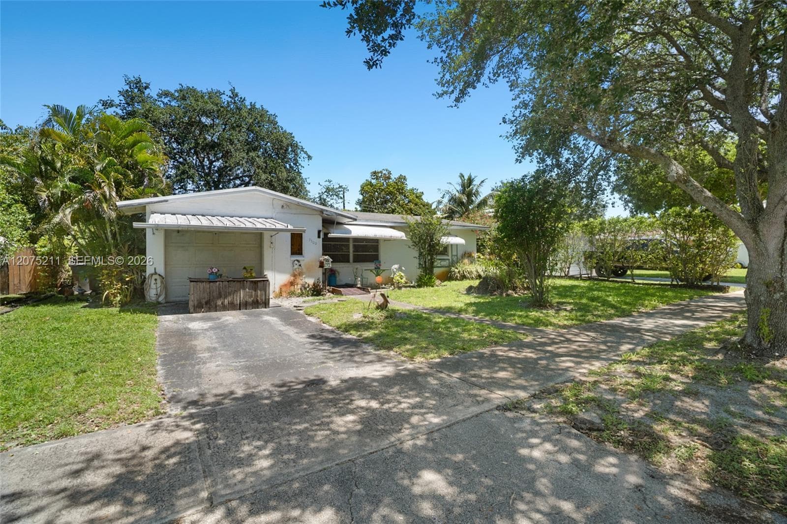 7509 Garfield St, Hollywood, FL 33024 photo 3