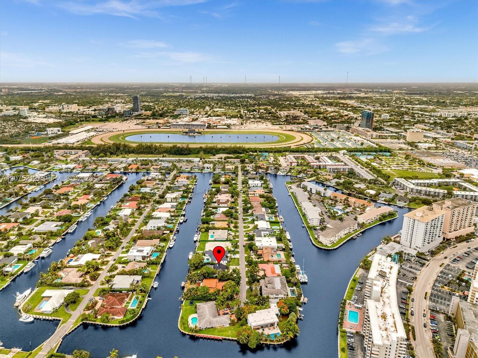 413 Tamarind Dr, Hallandale Beach, FL 33009 photo 2