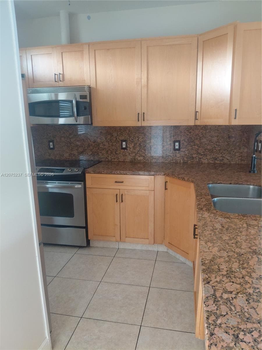 5495 NW 10th Ct # 304, Plantation, FL 33313 photo 2