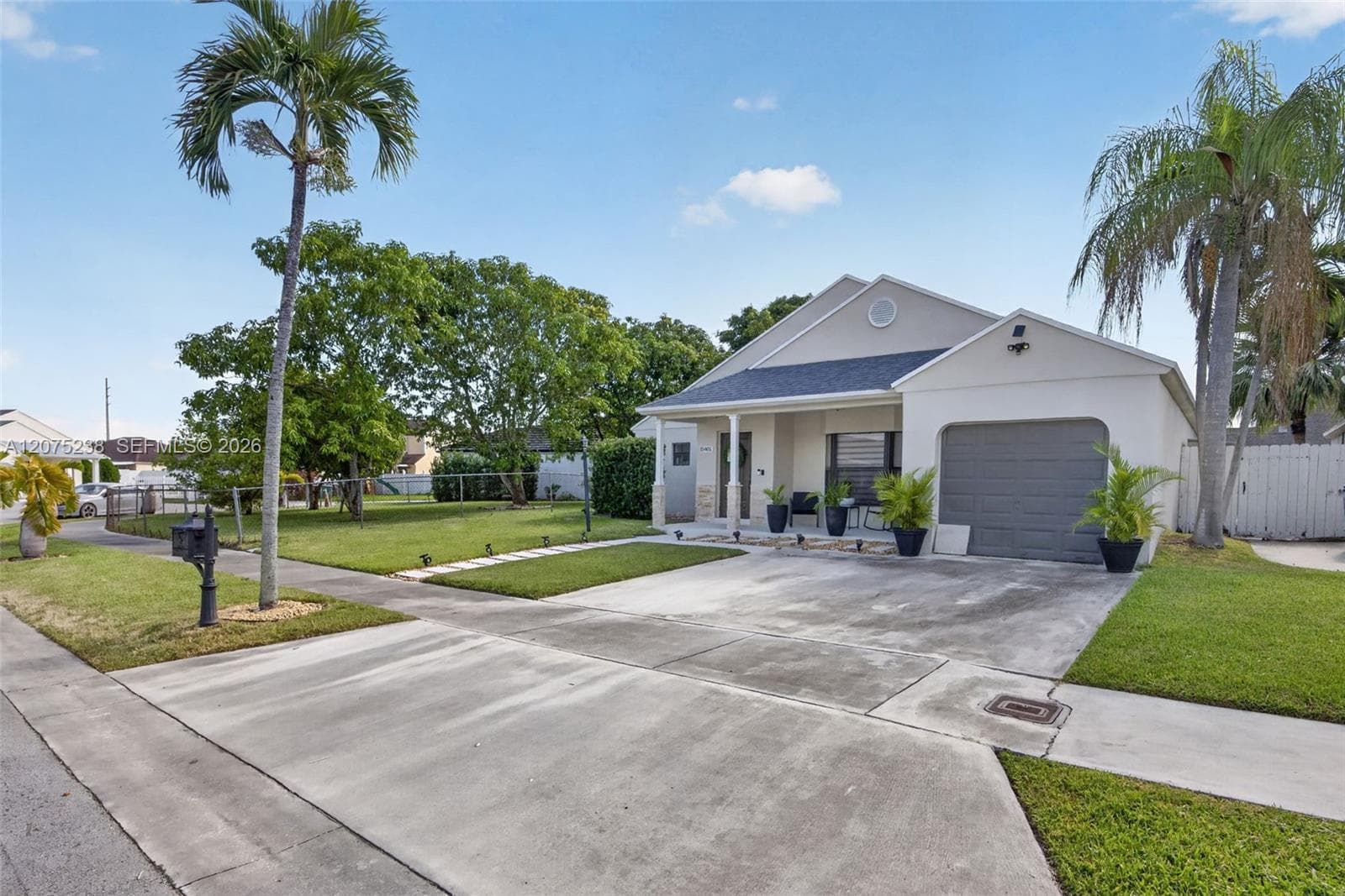 15401 SW 144th Ave, Miami, FL 33177 photo 2