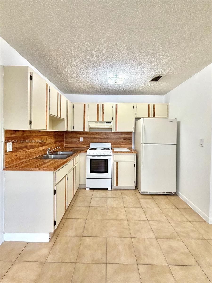 61 W 23rd St # 205, Hialeah, FL 33010 photo 4
