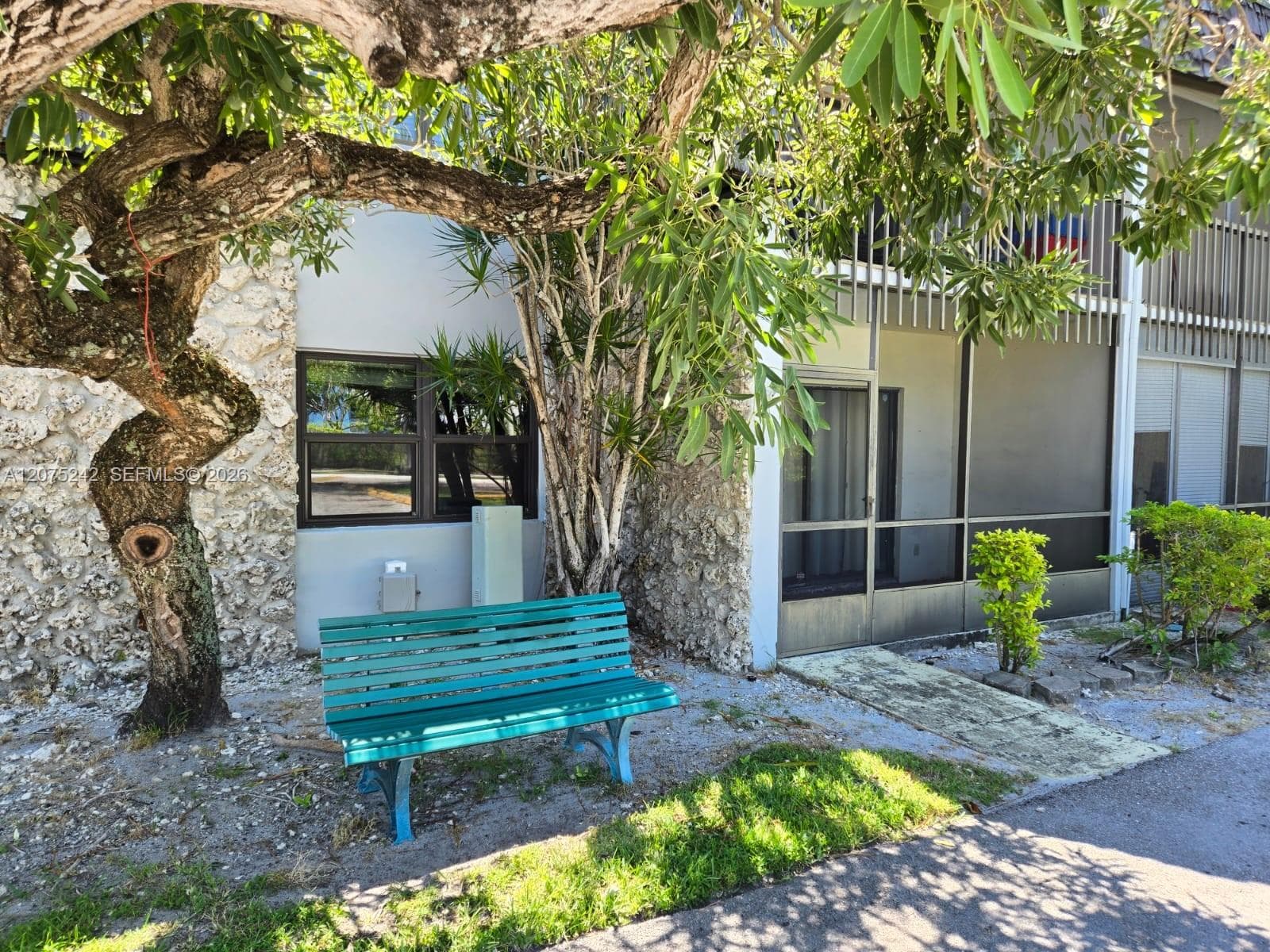 3105 Oakland Shores Dr # J101, Oakland Park, FL 33309 photo 2