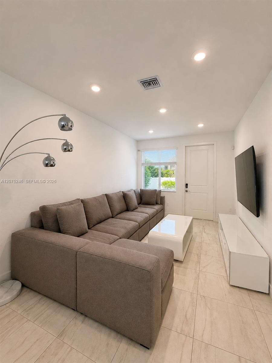 181 SW 170th Ave, Pembroke Pines, FL 33027 photo 2