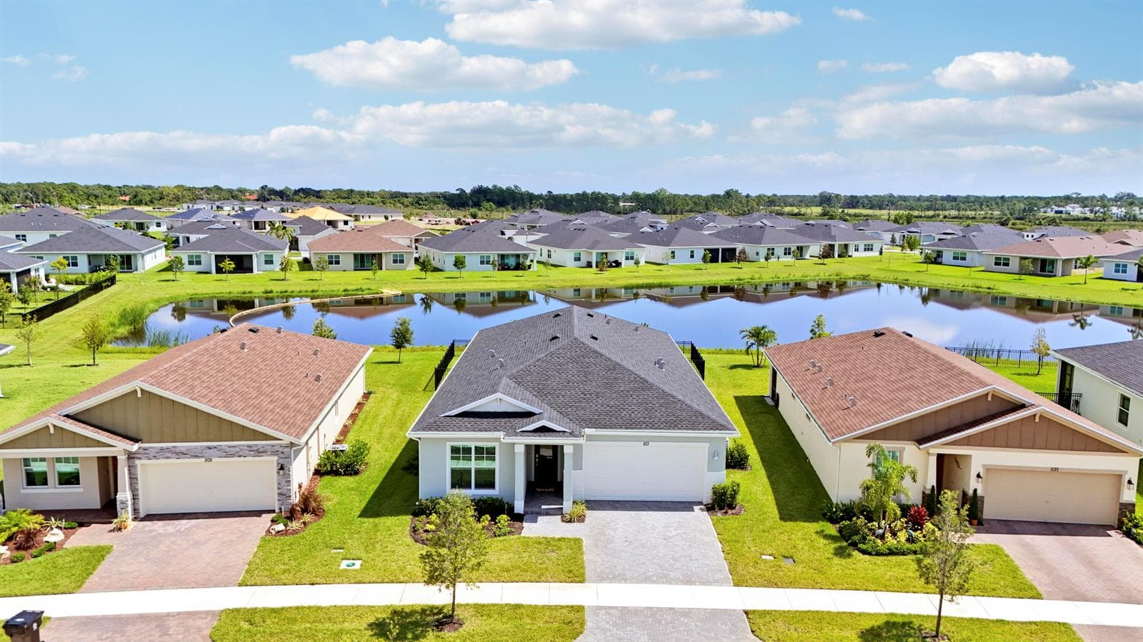 1113 SE CROSSWOOD Way, Port St. Lucie, FL 34984 photo 2