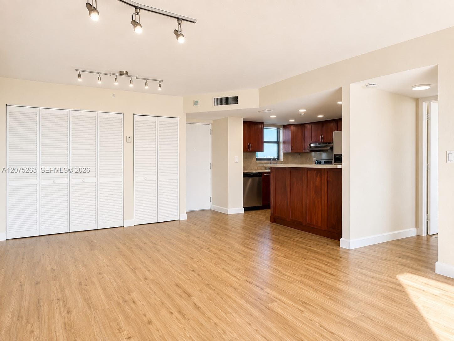 555 NE 30th St # 603, Miami, FL 33137 photo 3