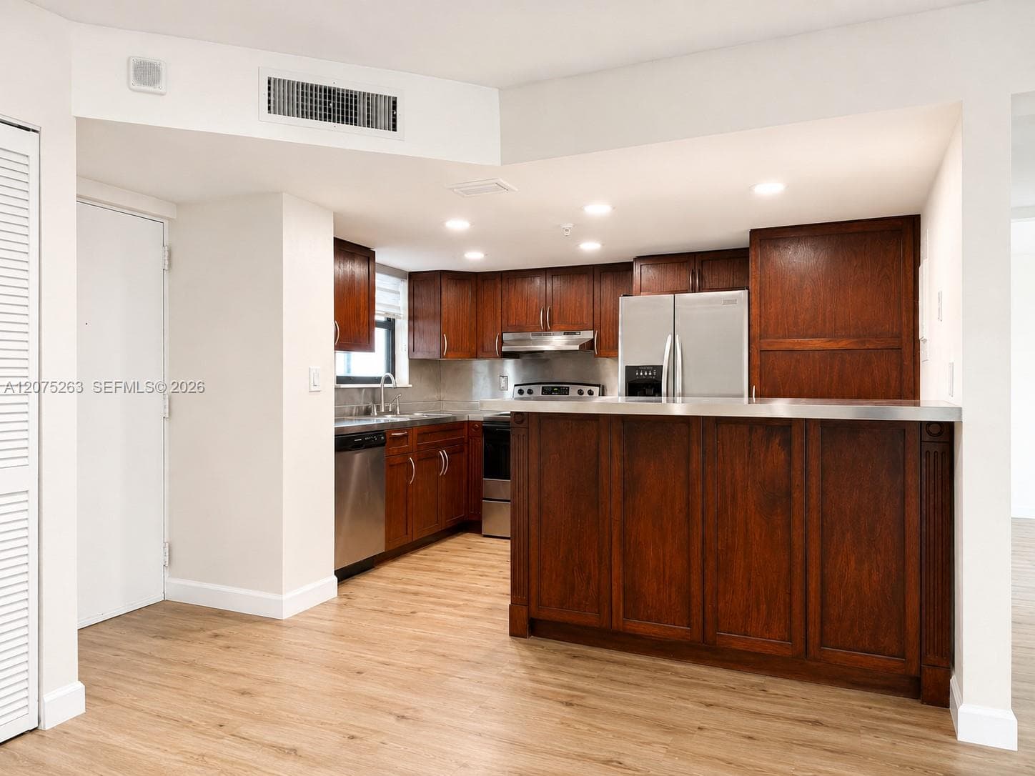 555 NE 30th St # 603, Miami, FL 33137 photo 4