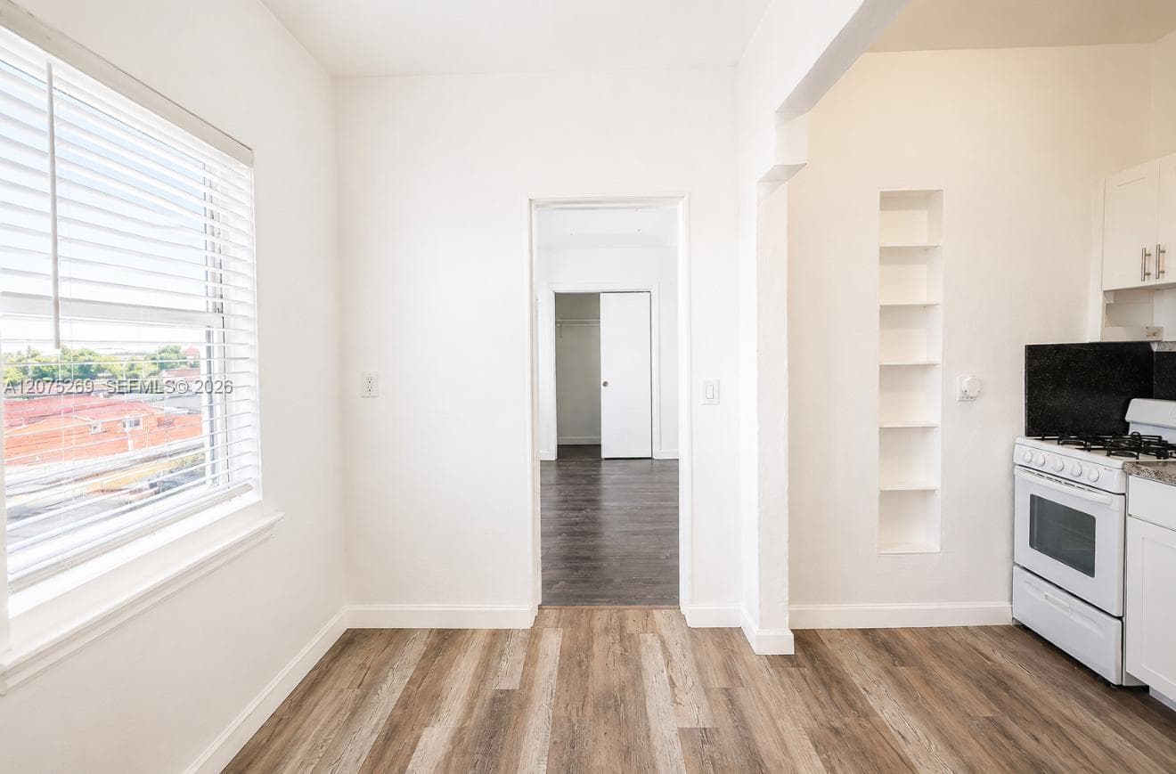 2300 W Flagler St # 18, Miami, FL 33135