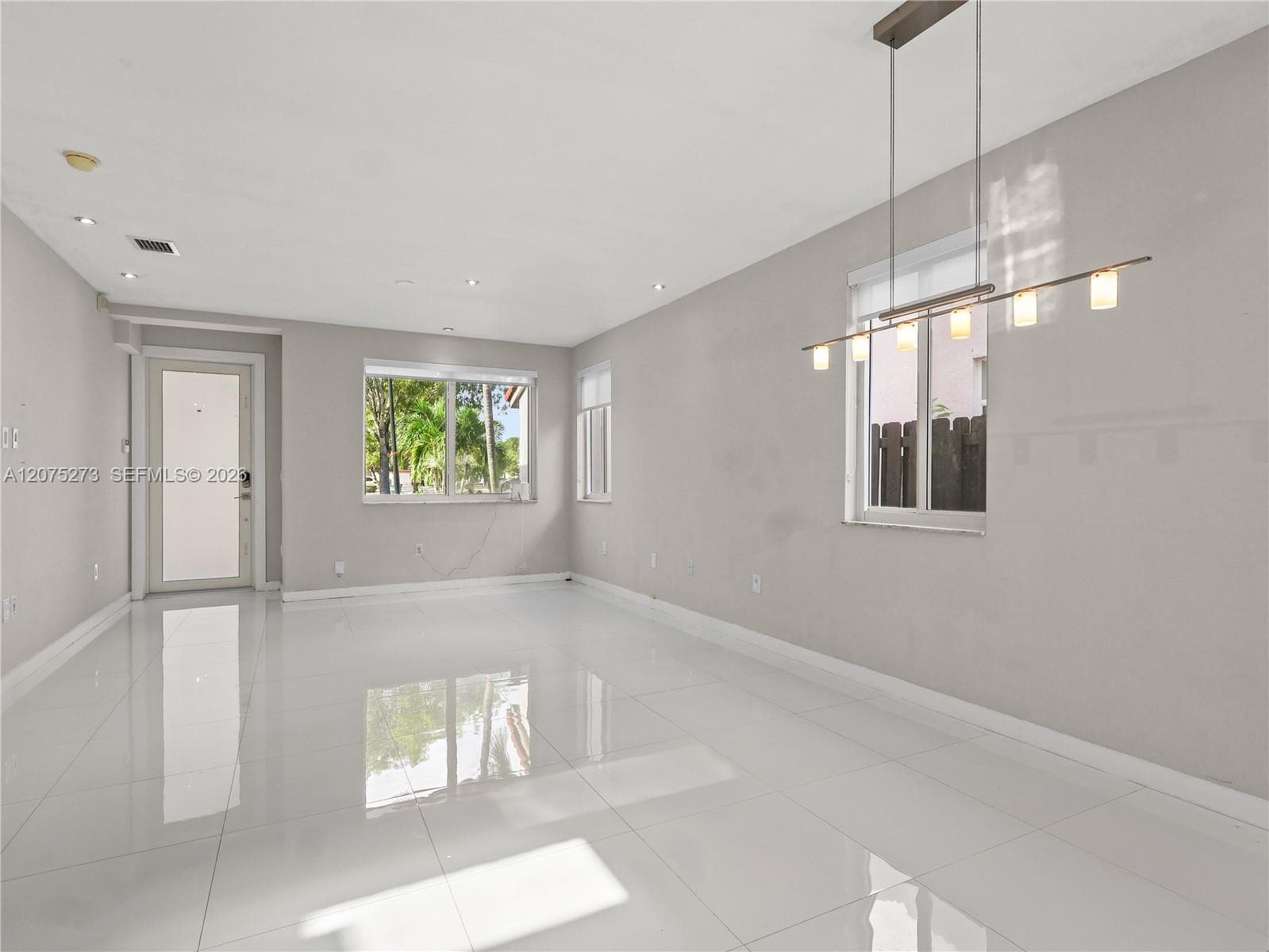 15392 SW 25th Ter, Miami, FL 33185 photo 5