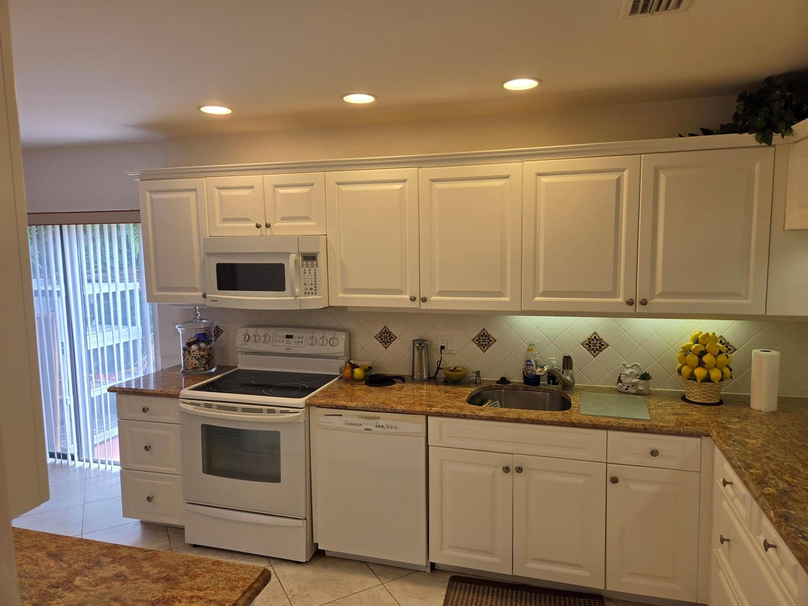 61 EASTGATE Drive # A, Boynton Beach, FL 33436 photo 3