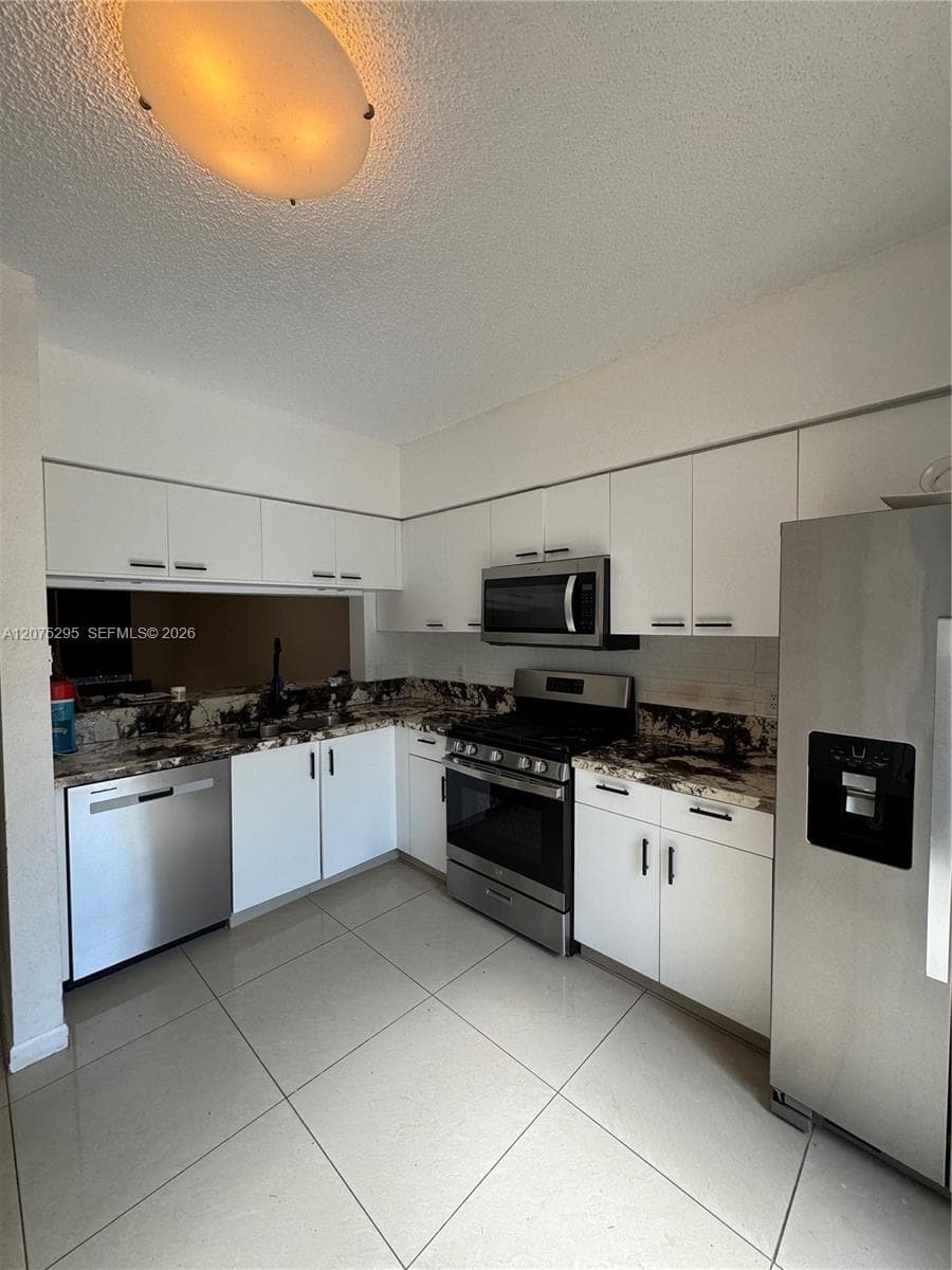 8207 San Carlos Cir # 8207, Tamarac, FL 33321 photo 2