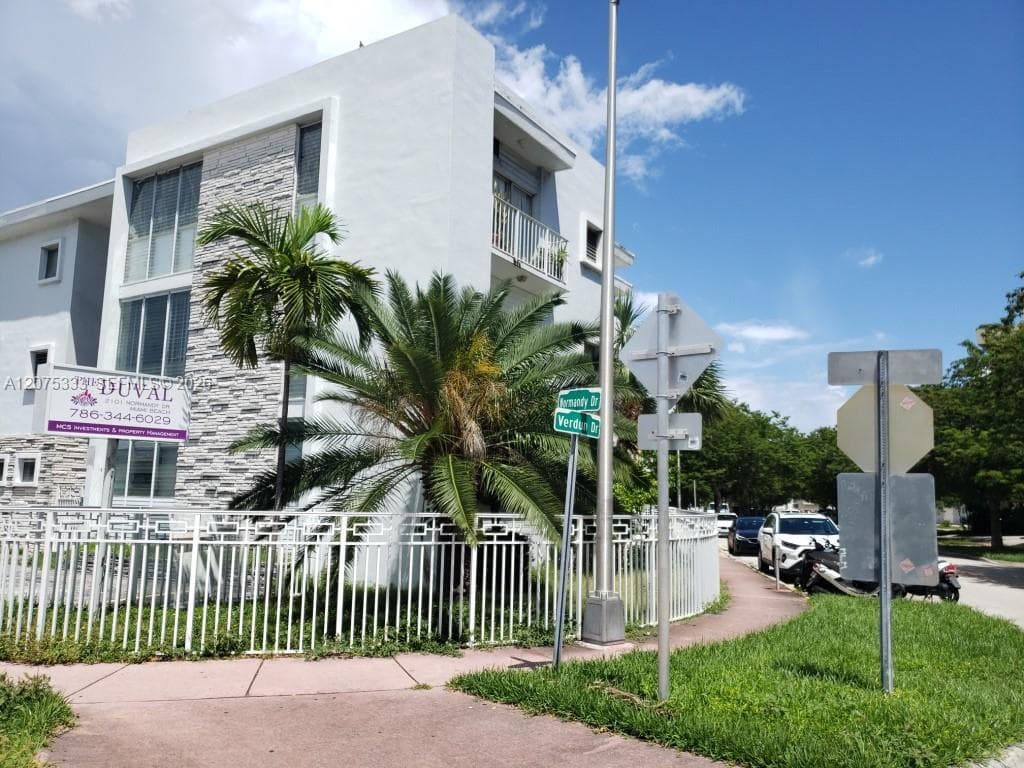 2101 Normandy Dr # 206, Miami Beach, FL 33141 photo 3