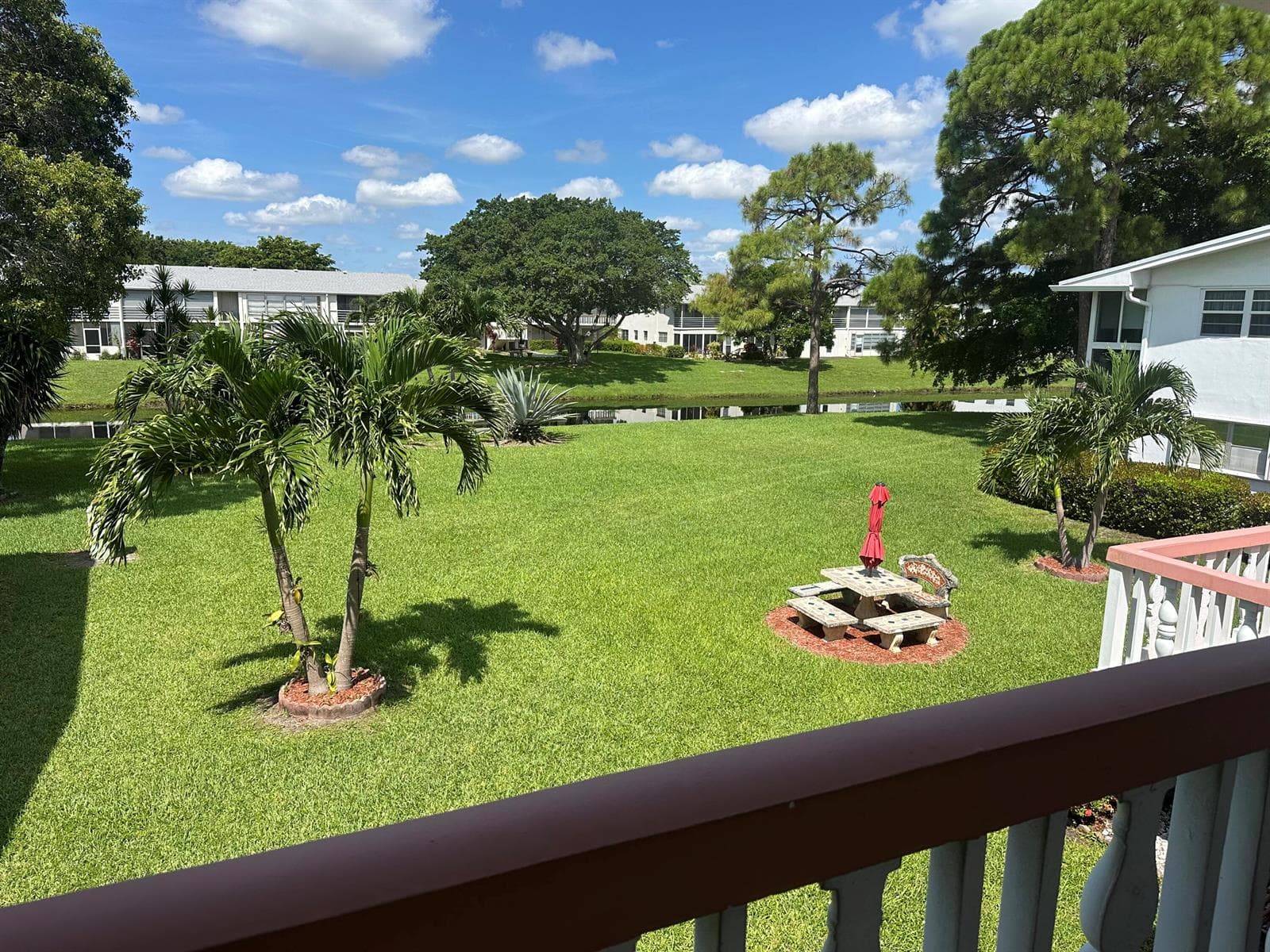 41 Lyndhurst B, Deerfield Beach, FL 33442 photo 2