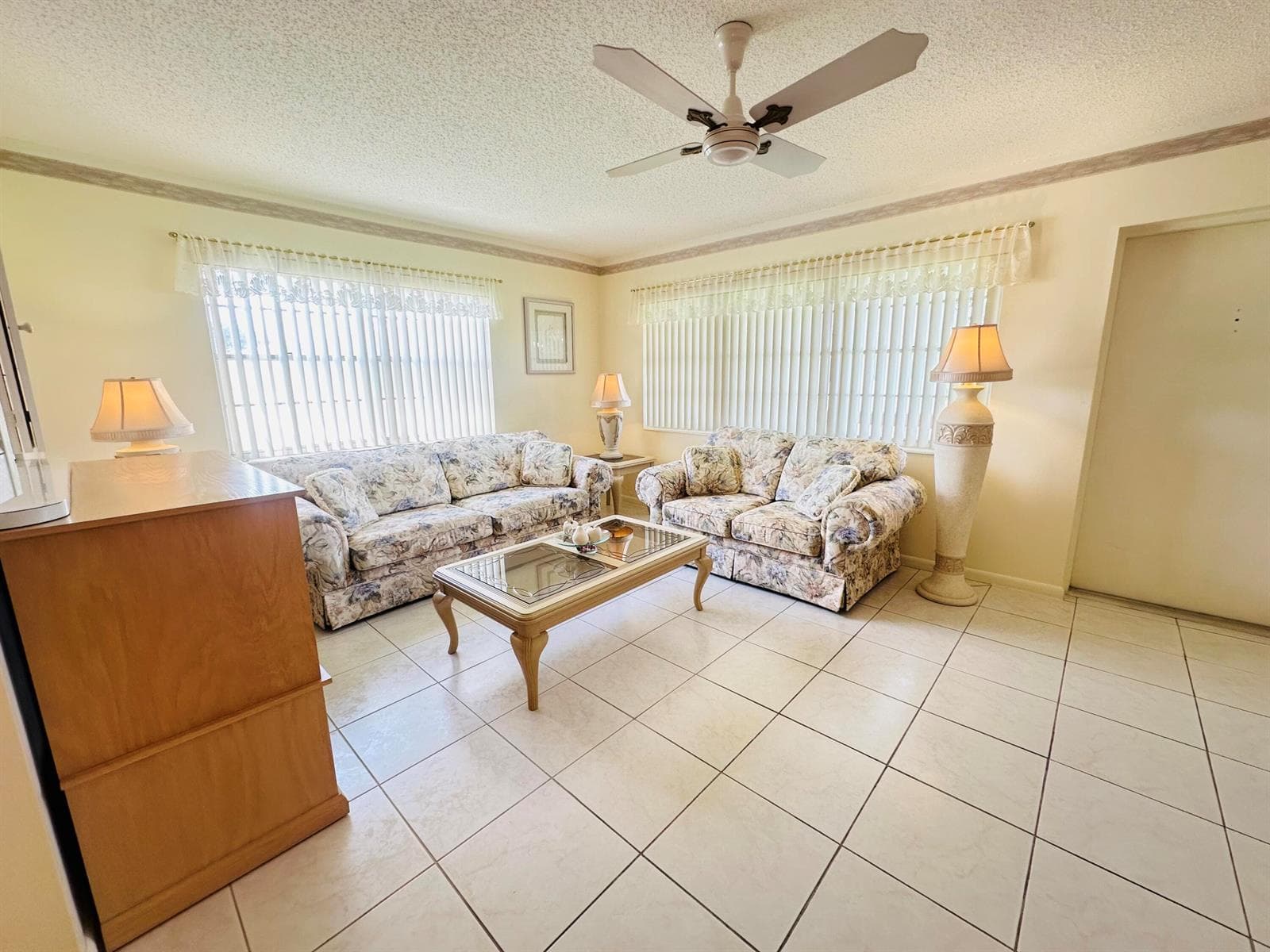 41 Lyndhurst B, Deerfield Beach, FL 33442 photo 5