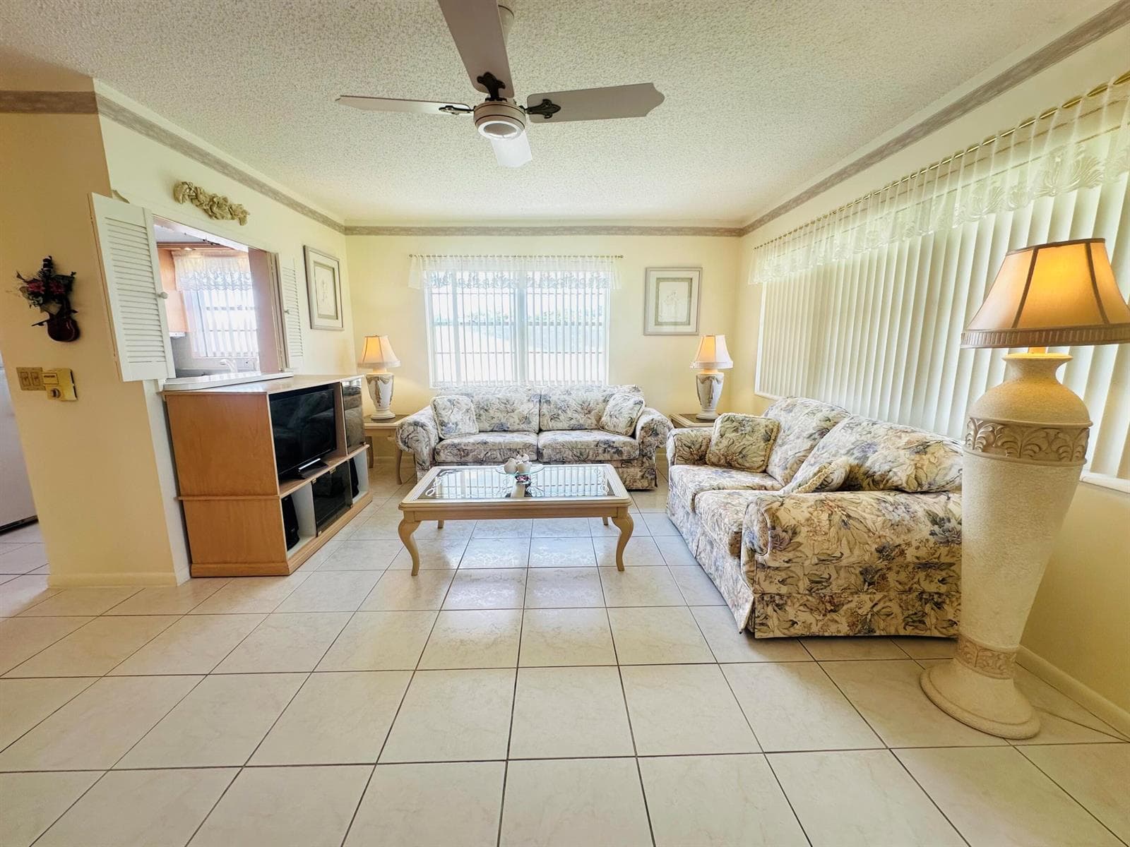 41 Lyndhurst B, Deerfield Beach, FL 33442 photo 4