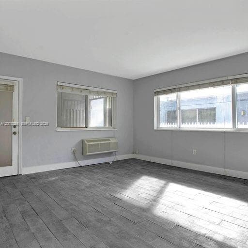 320 85th St # 8, Miami Beach, FL 33141 photo 5