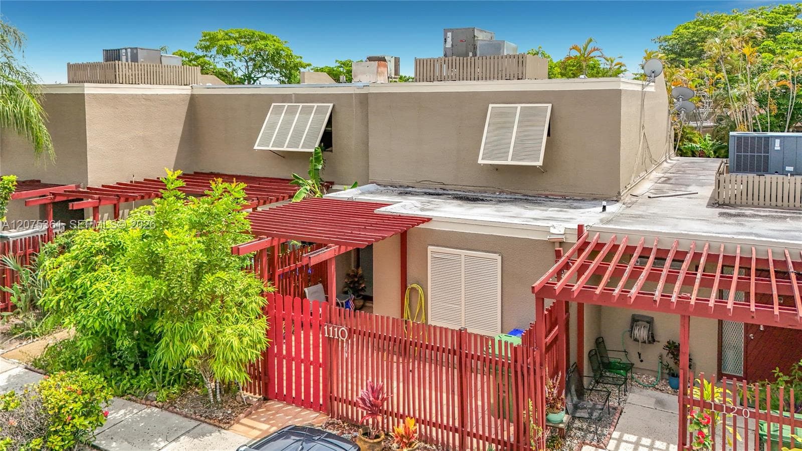 1110 W Fairway Rd, Pembroke Pines, FL 33026