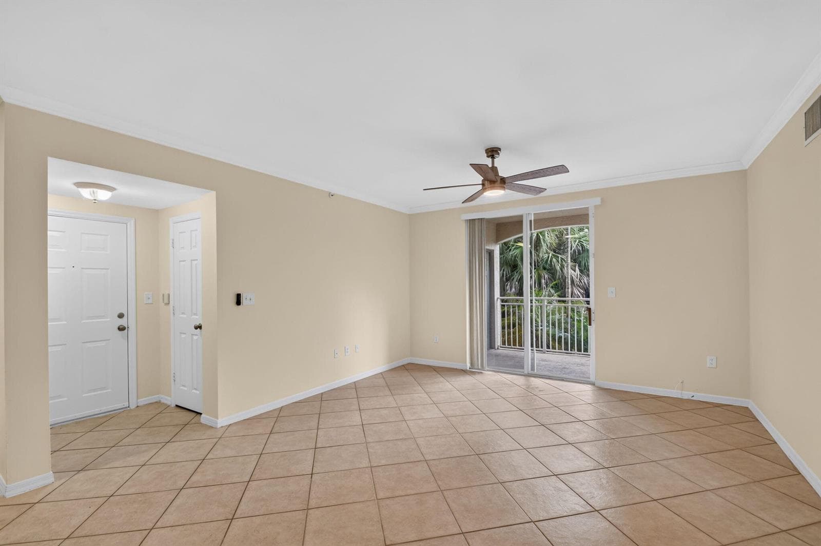 6370 EMERALD DUNES Drive # 203, West Palm Beach, FL 33411 photo 5