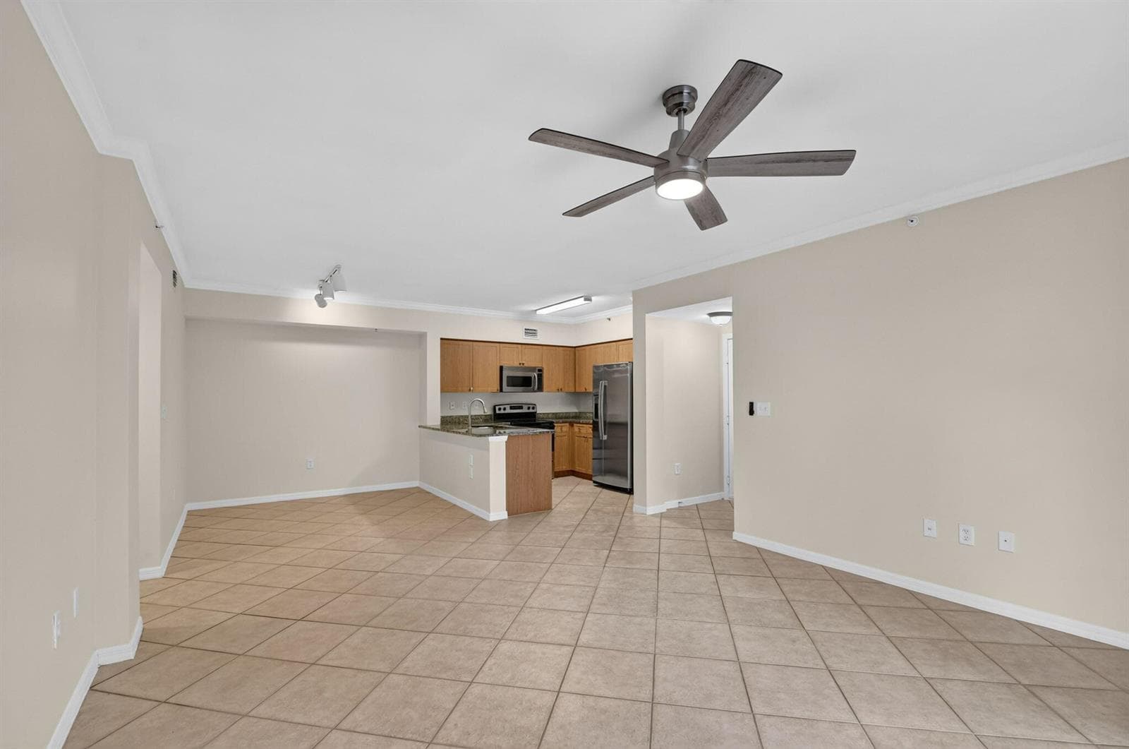 6370 EMERALD DUNES Drive # 203, West Palm Beach, FL 33411 photo 4
