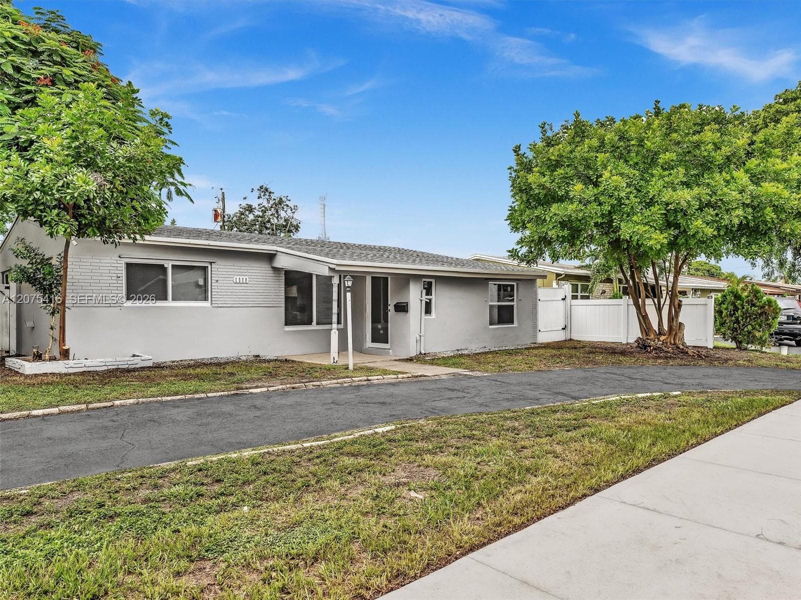 6800 Raleigh St, Hollywood, FL 33024 photo 2