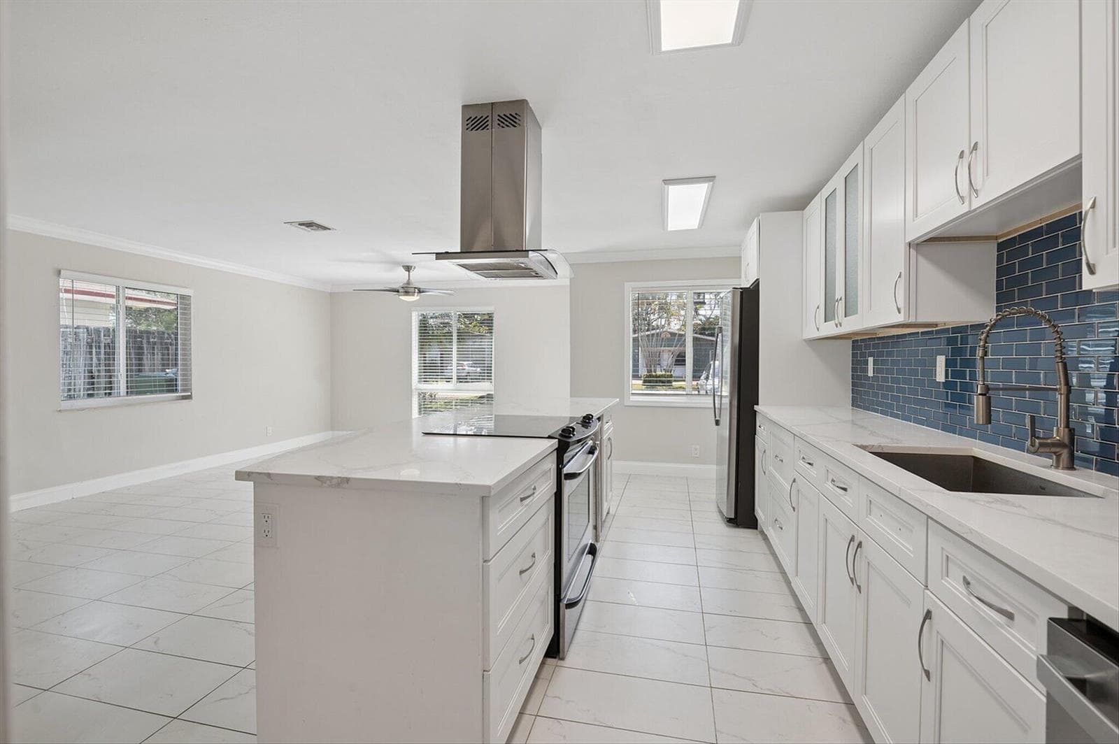 819 SW 13TH Street, Fort Lauderdale, FL 33315 photo 4