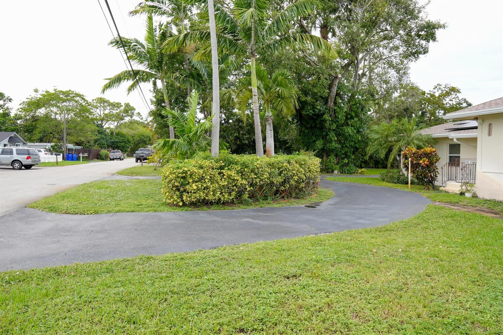 821 SW 13TH Court, Pompano Beach, FL 33060 photo 3