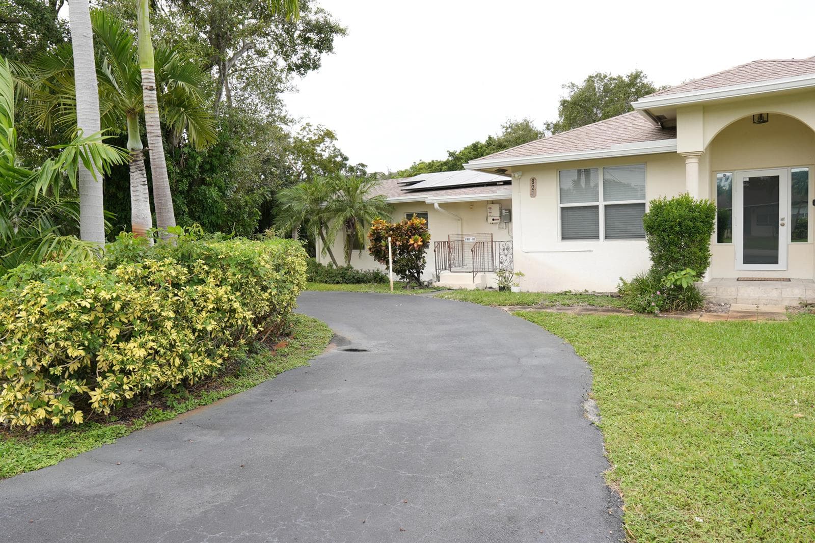 821 SW 13TH Court, Pompano Beach, FL 33060 photo 4