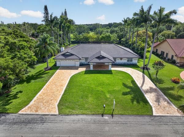 5510 W CASTLEGATE Avenue, Davie, FL 33331 photo 2