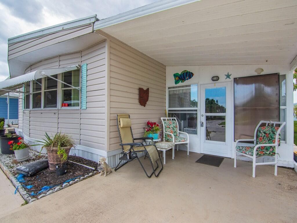 293 NE Moonstone Drive, Jensen Beach, FL 34957 photo 2