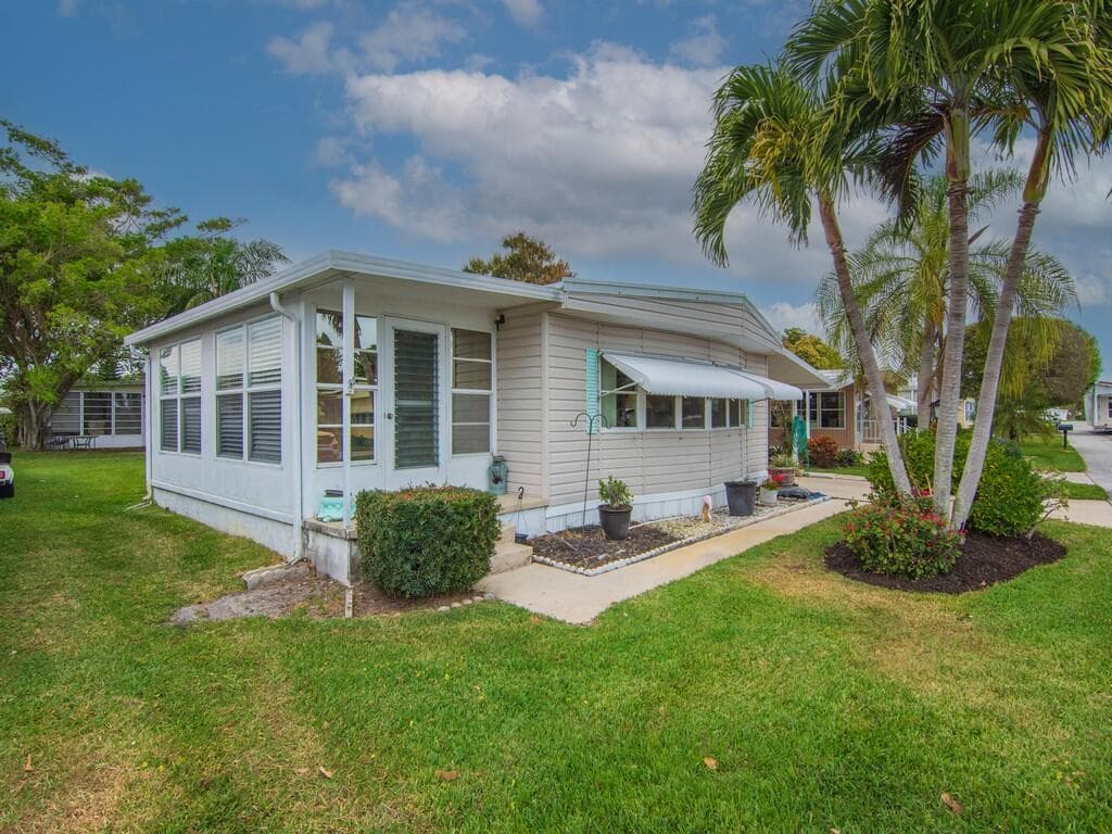 293 NE Moonstone Drive, Jensen Beach, FL 34957 photo 5