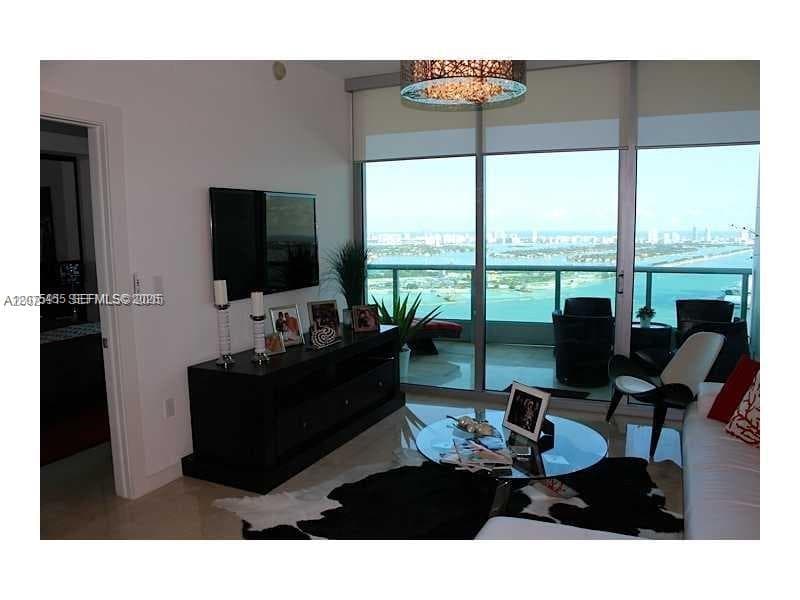 900 Biscayne Blvd # 4207, Miami, FL 33132 photo 3