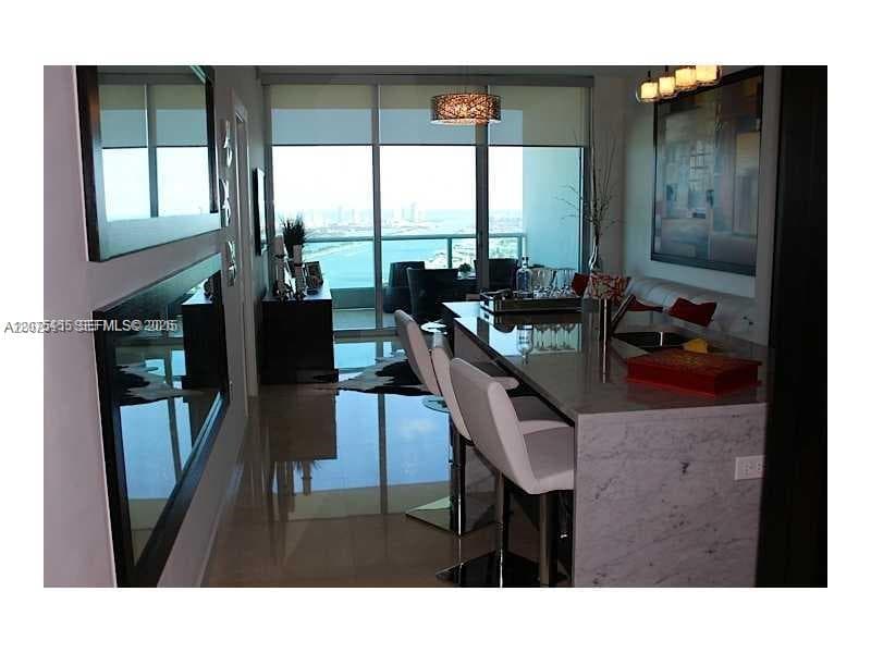 900 Biscayne Blvd # 4207, Miami, FL 33132