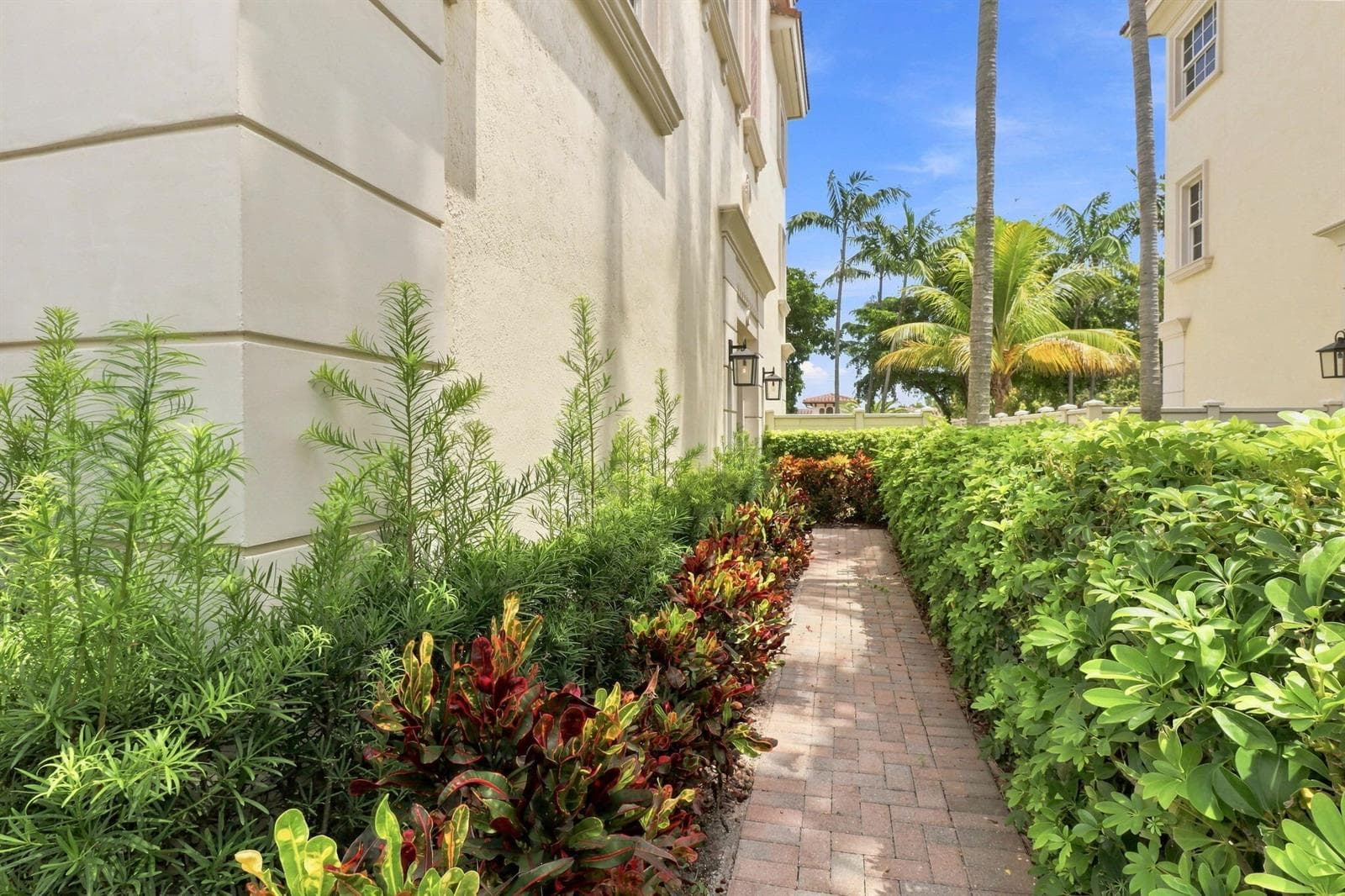 5570 NE TRIESTE Way, Boca Raton, FL 33487 photo 5