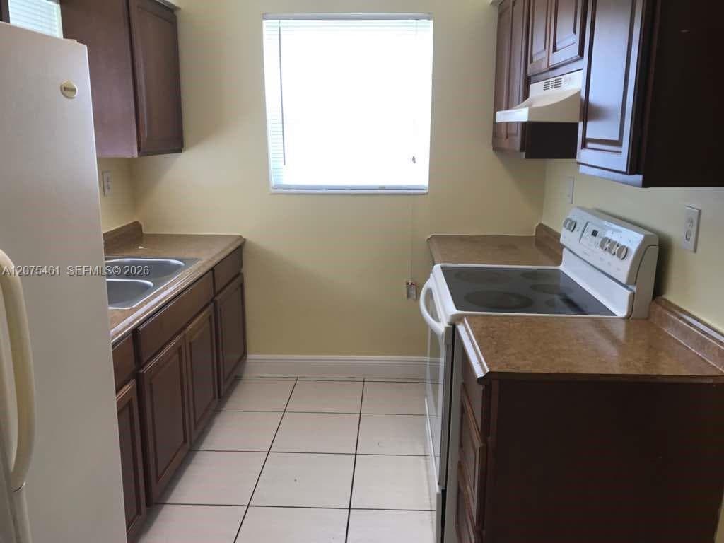 807 SW 5th Ct # back, Hallandale Beach, FL 33009