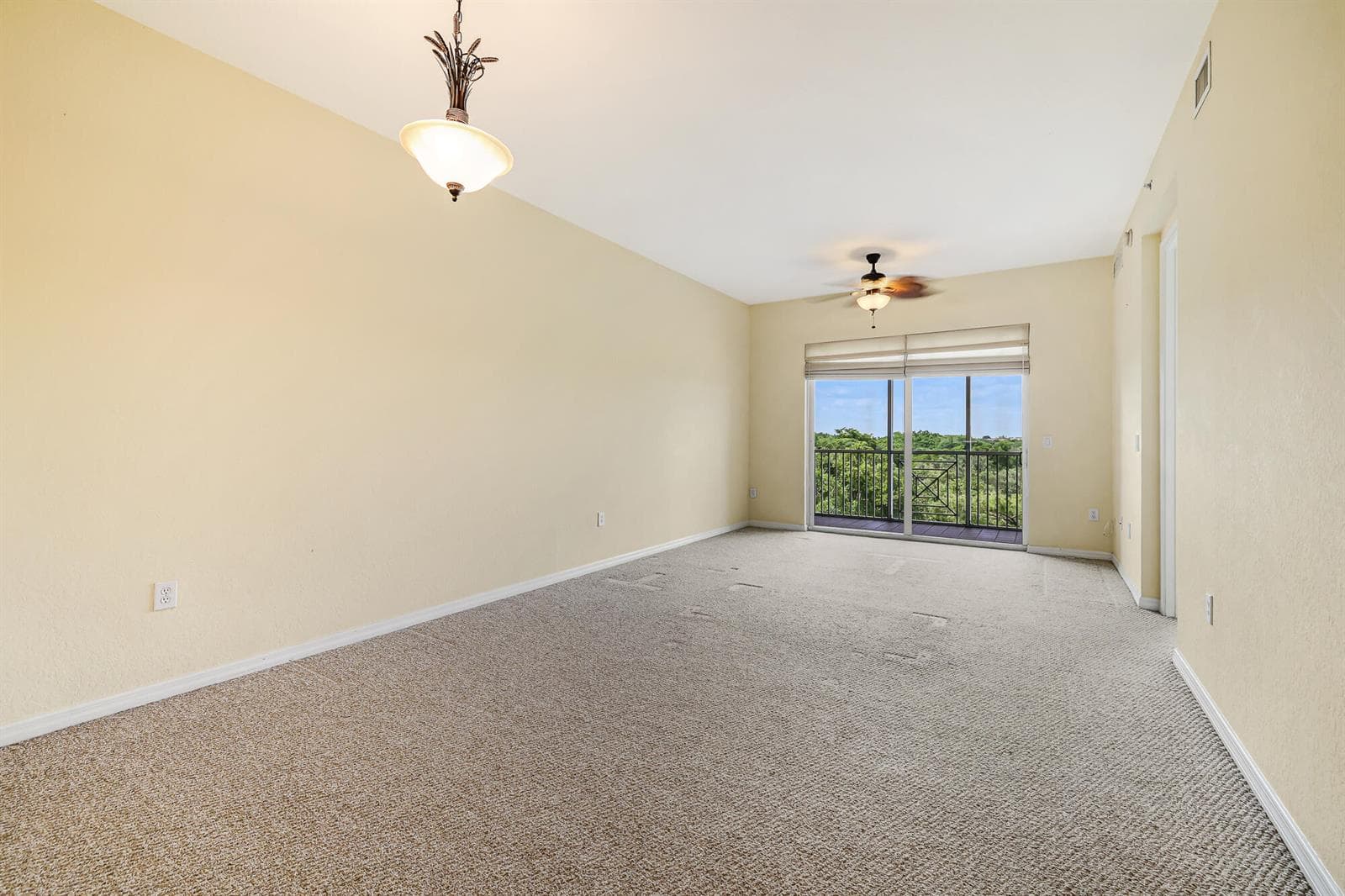 3600 OAKS CLUBHOUSE Drive # 505, Pompano Beach, FL 33069 photo 2