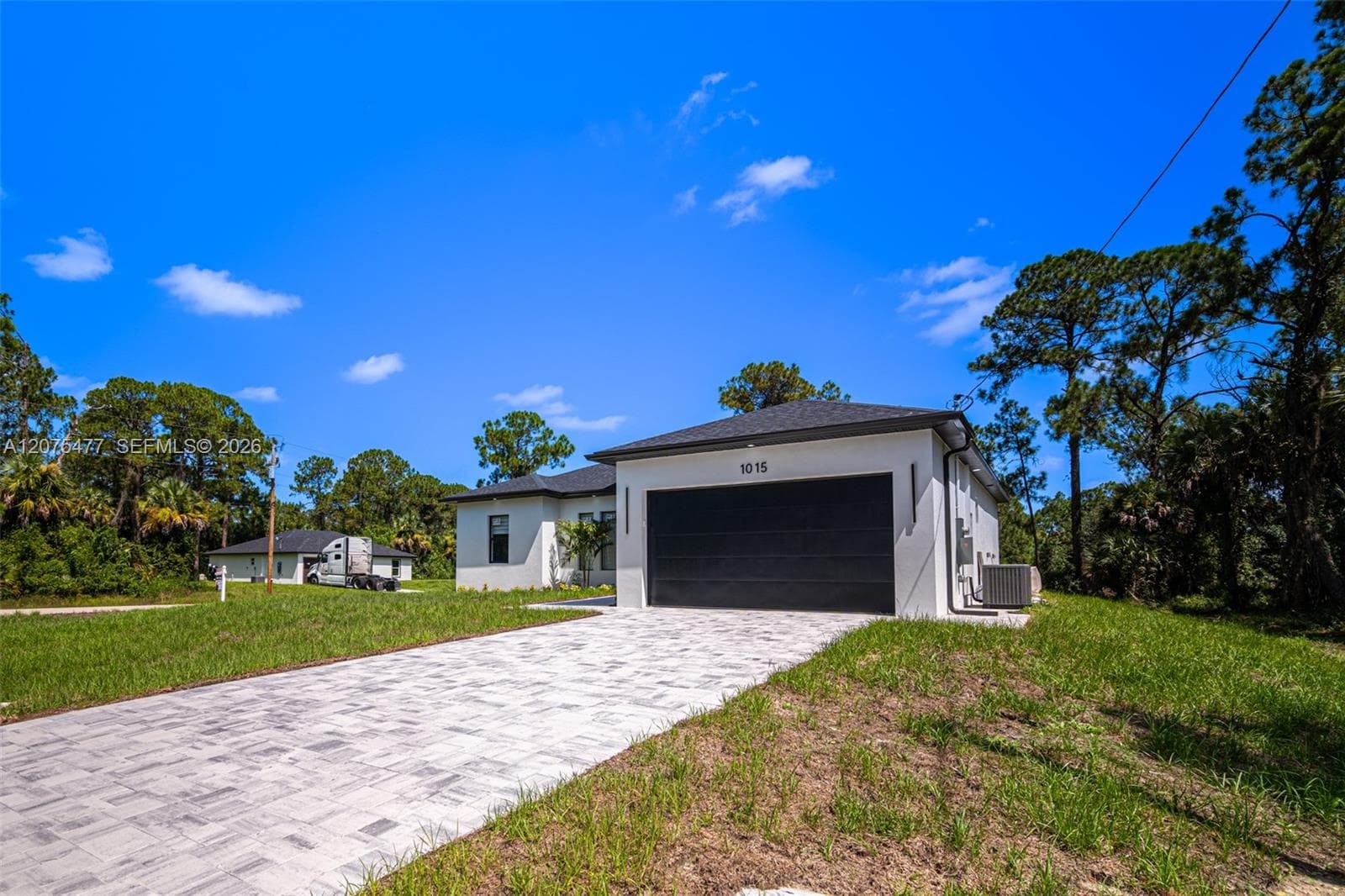 1015 E BAGGET ST, Lehigh Acres, FL 33974 photo 4