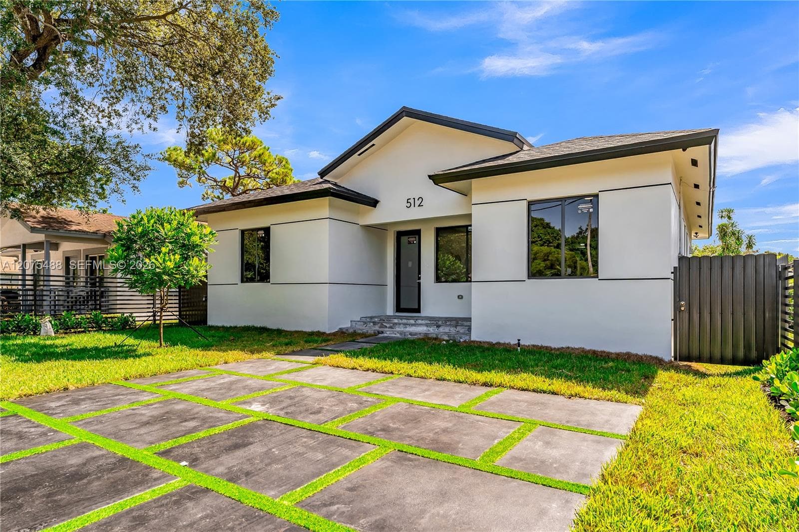 512 NW 23rd Ave, Fort Lauderdale, FL 33311 photo 2