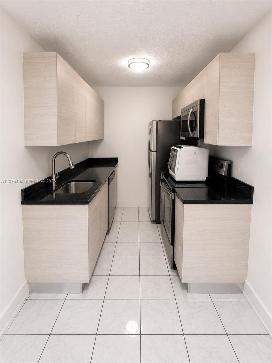 1319 Meridian Ave # 205, Miami Beach, FL 33139 photo 2
