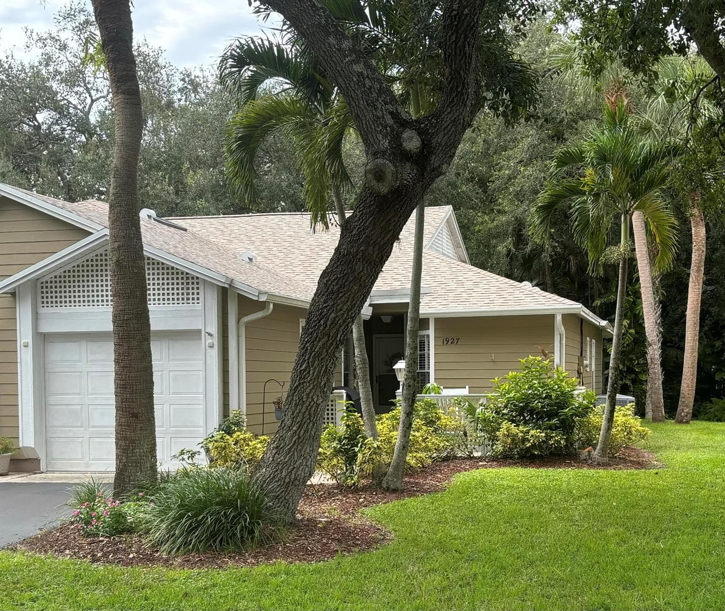 1927 SIXTY OAKS Lane, Vero Beach, FL 32966 photo 2