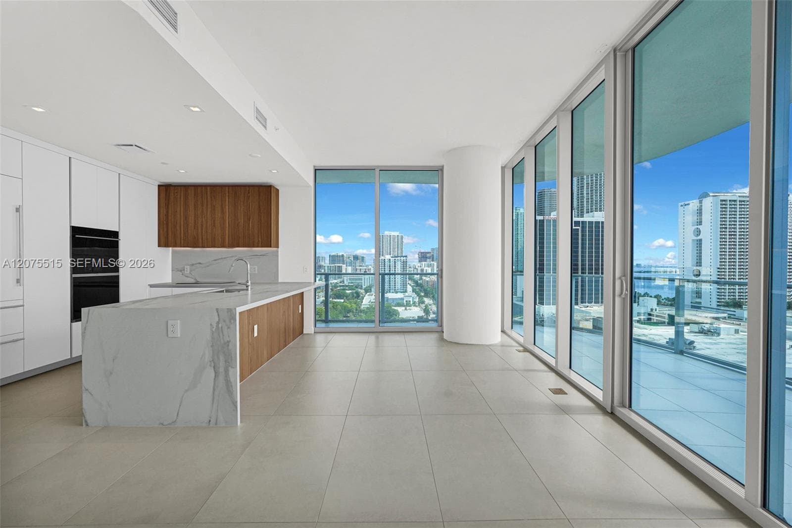 1400 Biscayne Blvd # 1706, Miami, FL 33132 photo 3