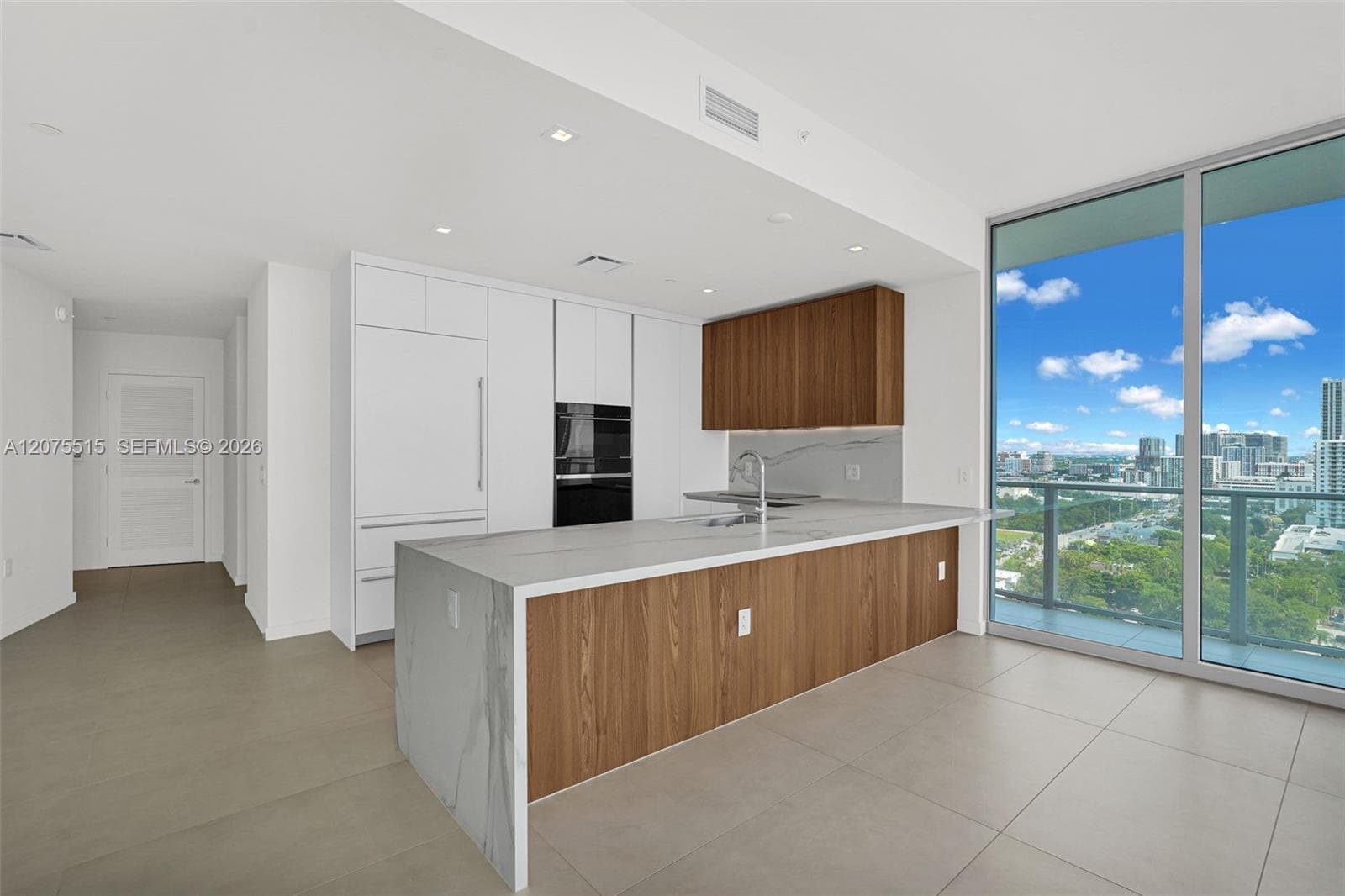 1400 Biscayne Blvd # 1706, Miami, FL 33132 photo 4