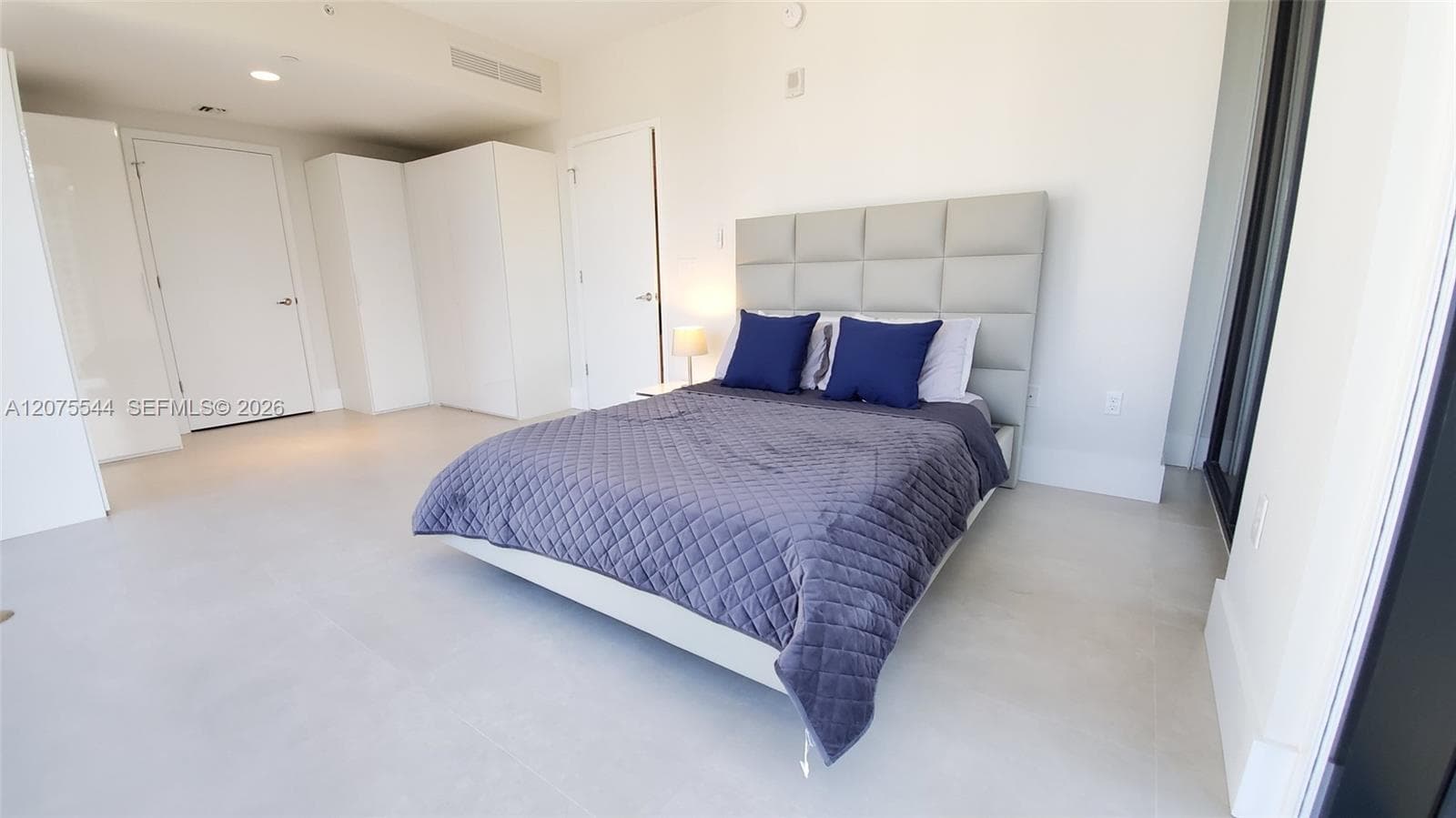 1010 Brickell Ave # 2511, Miami, FL 33131 photo 4
