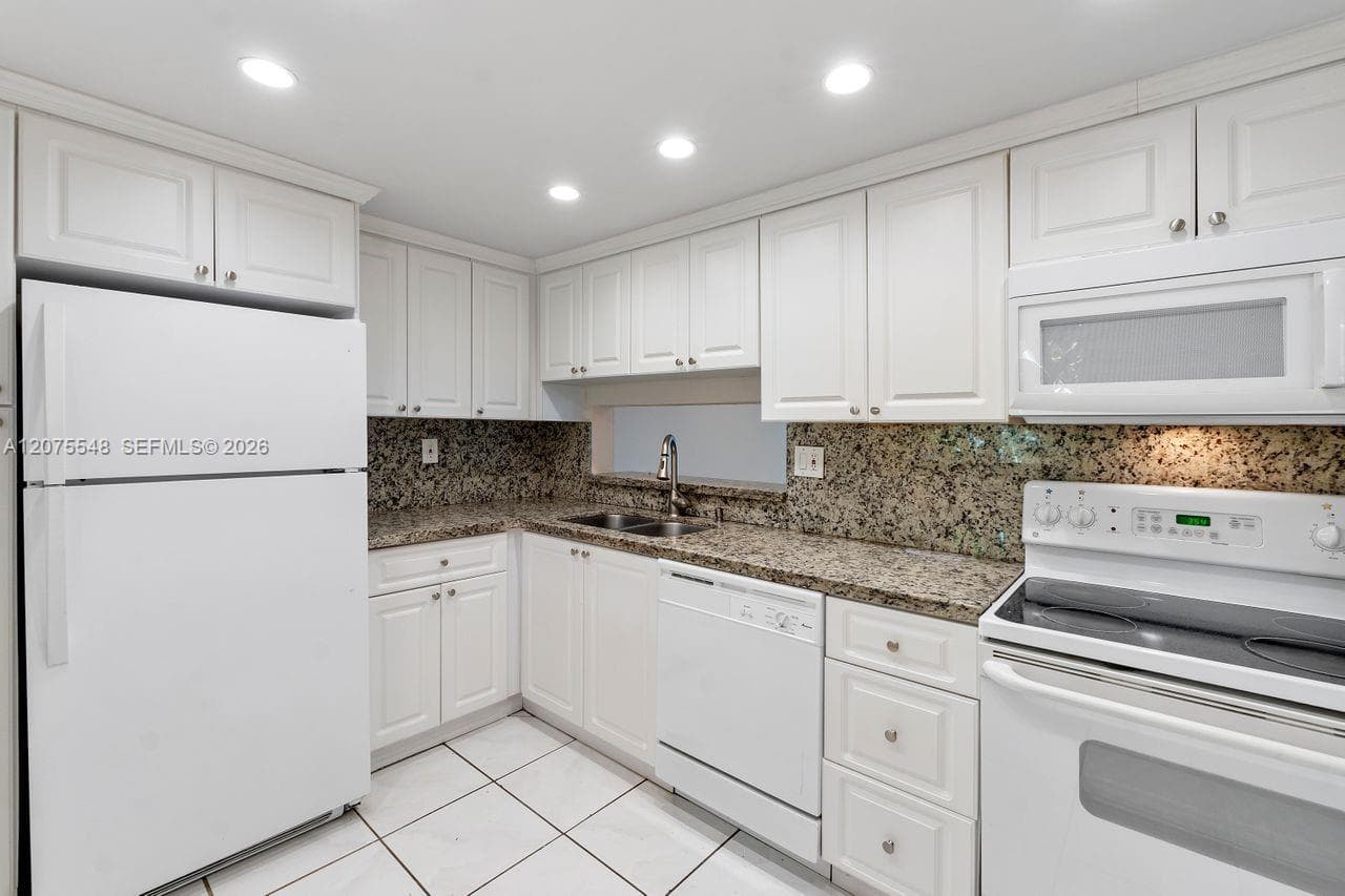 8420 SW 133rd Ave Rd # 105, Miami, FL 33183 photo 3
