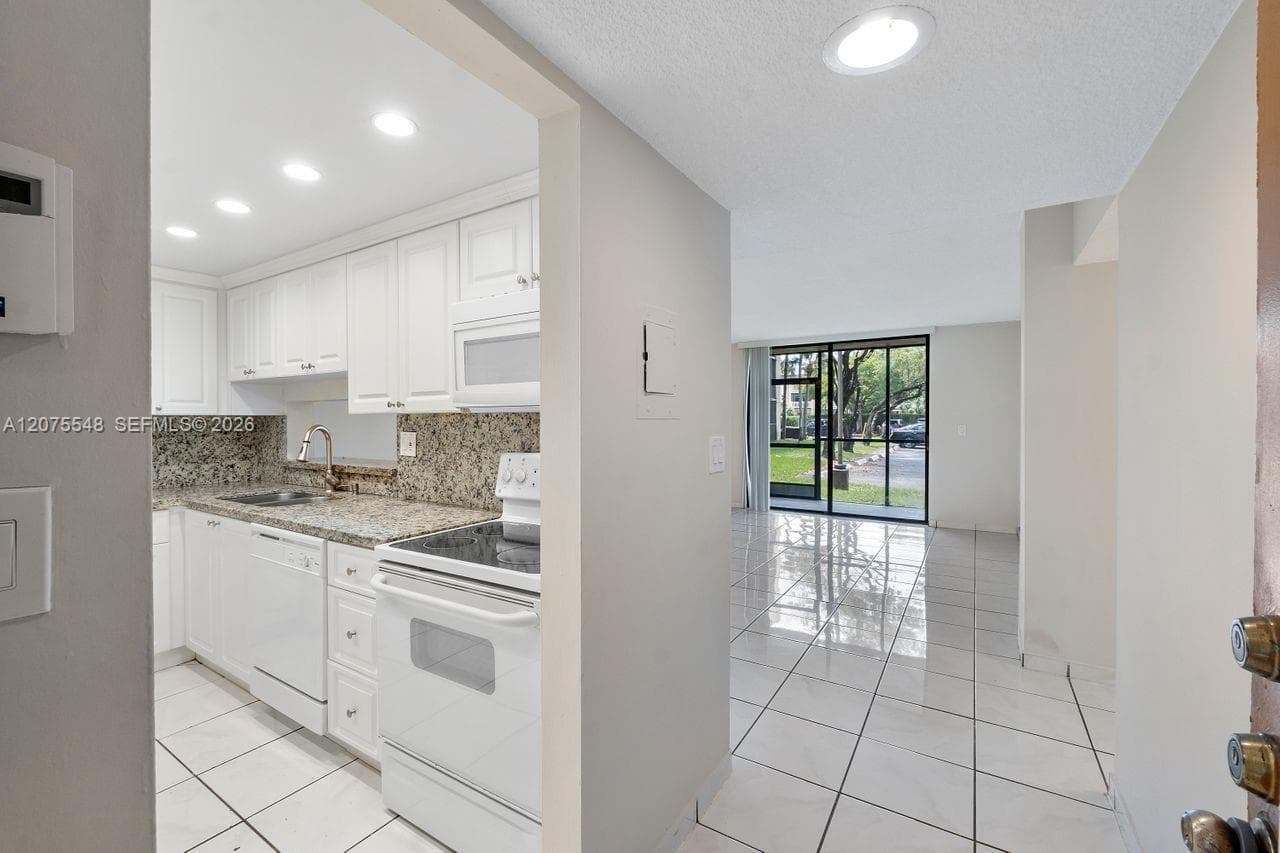 8420 SW 133rd Ave Rd # 105, Miami, FL 33183 photo 5