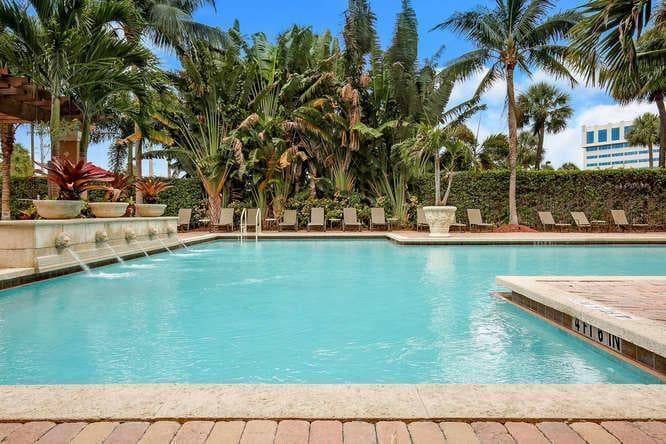 616 CLEARWATER PARK Road # 407, West Palm Beach, FL 33401 photo 4