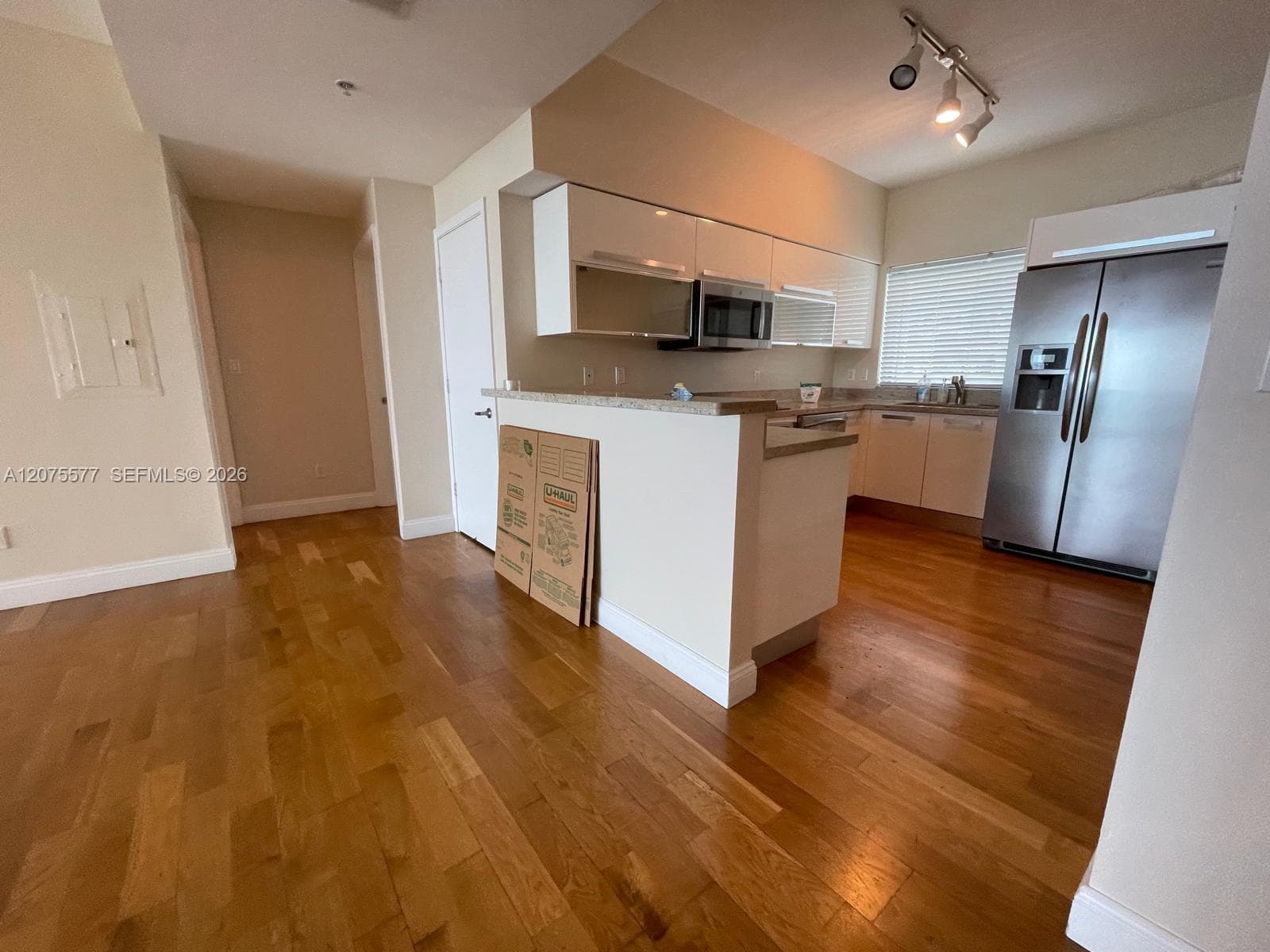 601 NE 36th St # 1209, Miami, FL 33137 photo 2