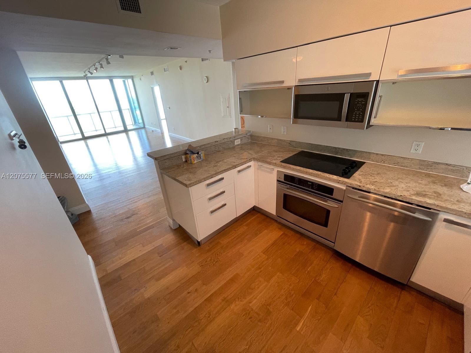 601 NE 36th St # 1209, Miami, FL 33137 photo 3