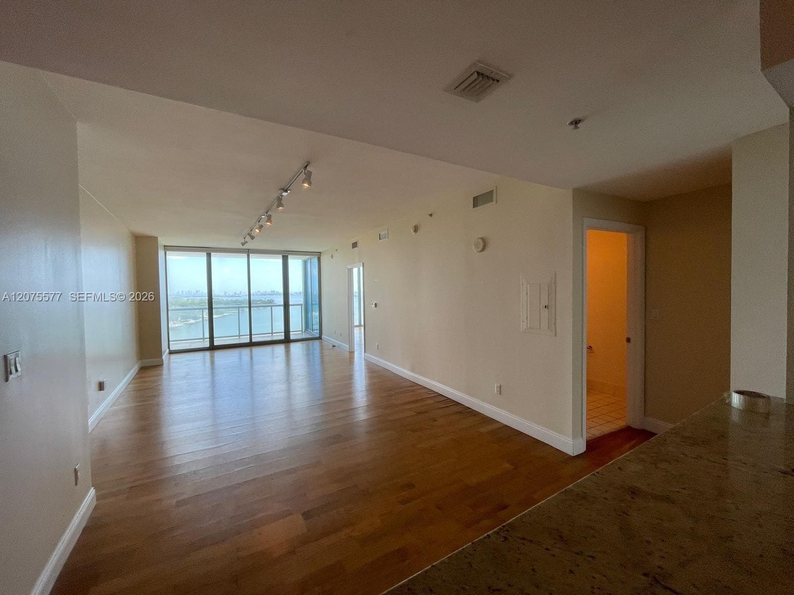601 NE 36th St # 1209, Miami, FL 33137